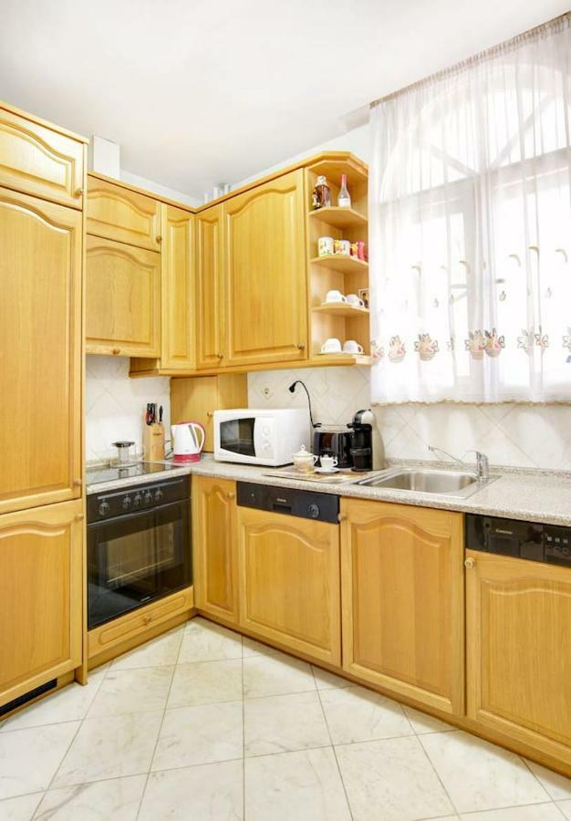 סופיה Aristocratic, Elegant, Designer Top Central Apartment מראה חיצוני תמונה