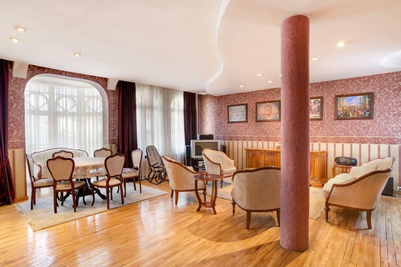 סופיה Aristocratic, Elegant, Designer Top Central Apartment מראה חיצוני תמונה