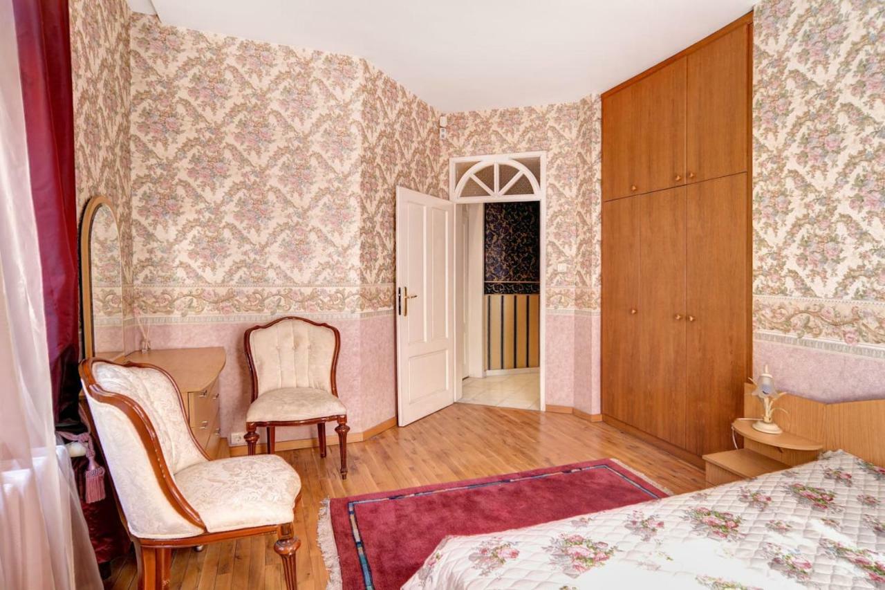 סופיה Aristocratic, Elegant, Designer Top Central Apartment מראה חיצוני תמונה