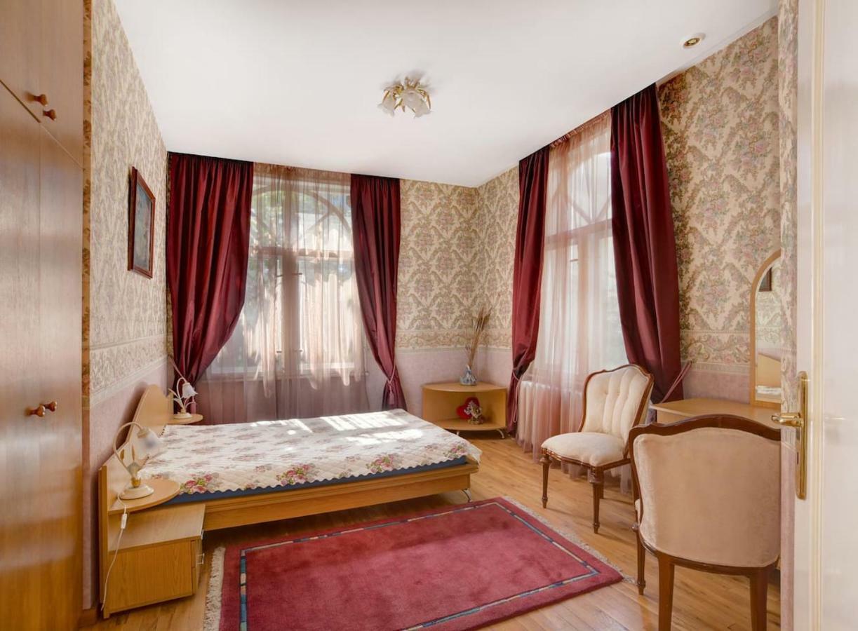 סופיה Aristocratic, Elegant, Designer Top Central Apartment מראה חיצוני תמונה