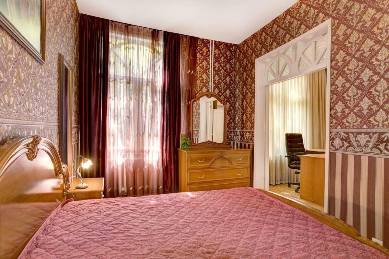 סופיה Aristocratic, Elegant, Designer Top Central Apartment מראה חיצוני תמונה